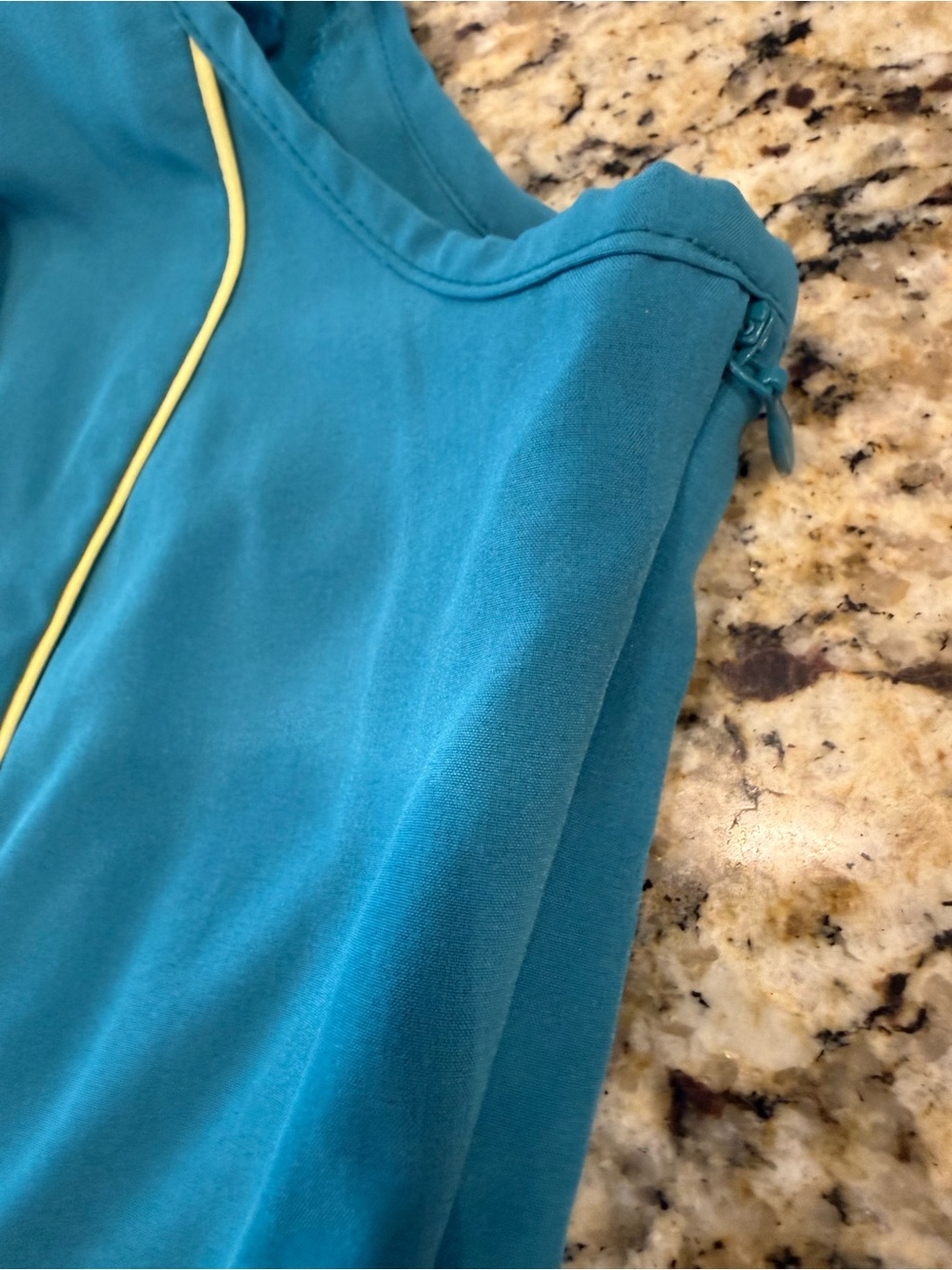 Minuet sleeveless top teal blue yellow trim SZ M - Picture 5 of 13